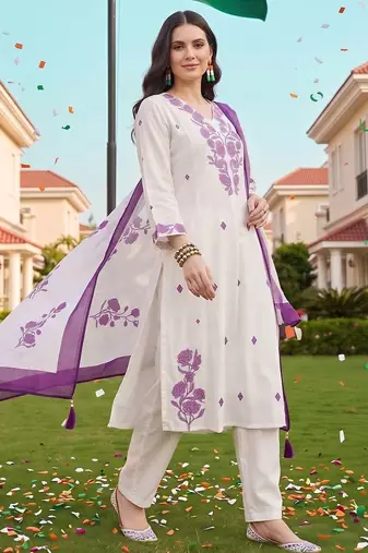 women floral printed regular kurta with trousers & with dupatta