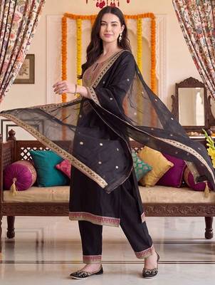women ethnic motifs embroidered regular kurta with trousers & with dupatta 1