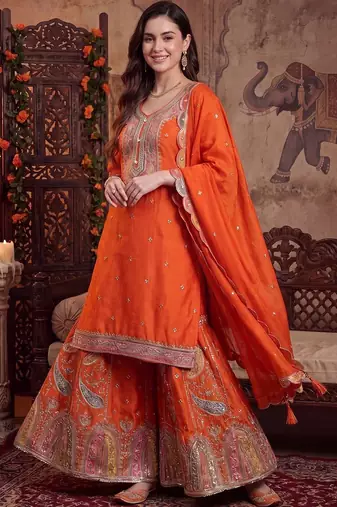 women ethnic motifs embroidered regular kurta with sharara & with dupatta