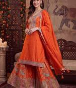 women ethnic motifs embroidered regular kurta with sharara & with dupatta