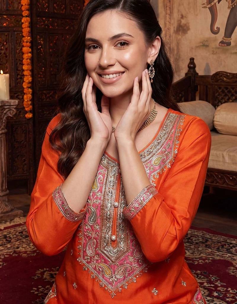 women ethnic motifs embroidered regular kurta with sharara & with dupatta