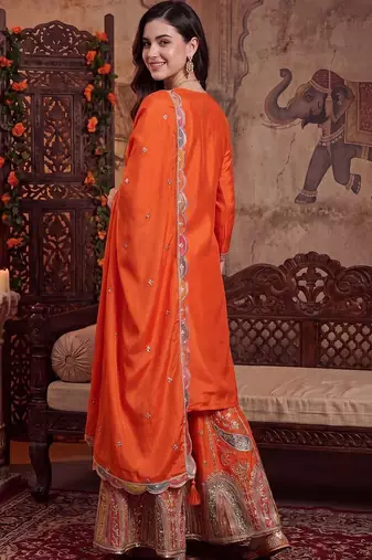 women ethnic motifs embroidered regular kurta with sharara & with dupatta
