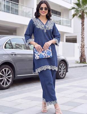 women ethnic motifs embroidered regular thread work linen kurta with palazzos 4