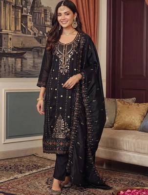 women ethnic motifs embroidered regular sequinned kurta with trousers & with dupatta 1