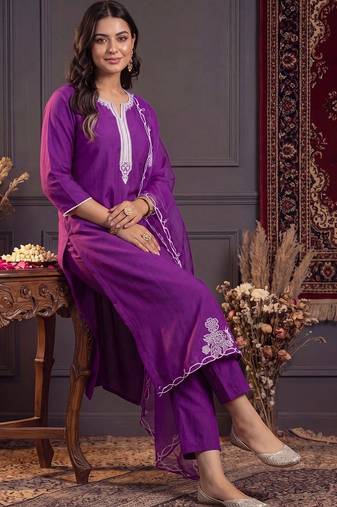 women floral embroidered regular thread work liva kurta with trousers & with dupatta