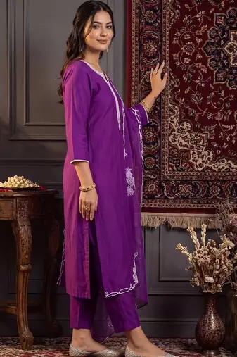 women floral embroidered regular thread work liva kurta with trousers & with dupatta