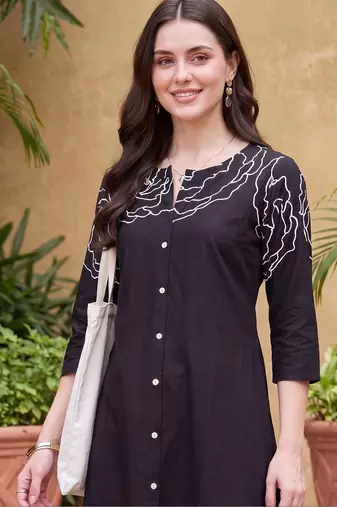 women floral printed regular cotton kurta with trousers
