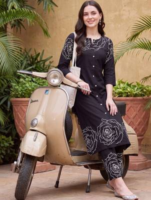 women floral printed regular cotton kurta with trousers 5