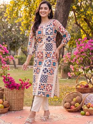 women printed regular kurta with trousers 1