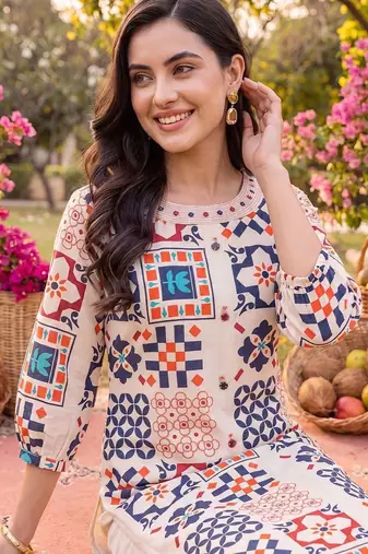 women printed regular kurta with trousers