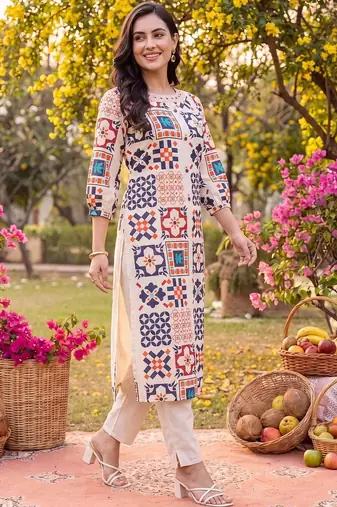 women printed regular kurta with trousers