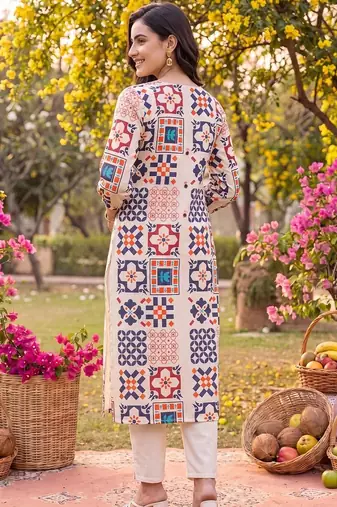 women printed regular kurta with trousers