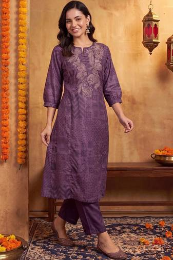 women ethnic motifs printed regular thread work kurta with trousers