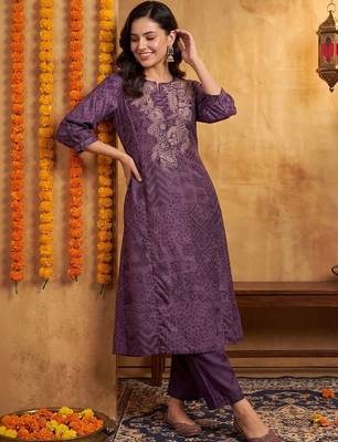 women ethnic motifs printed regular thread work kurta with trousers 2