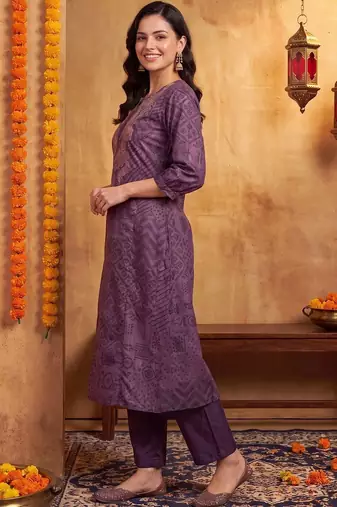 women ethnic motifs printed regular thread work kurta with trousers
