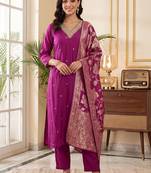 women ethnic motifs embroidered regular kurta with trousers & with dupatta