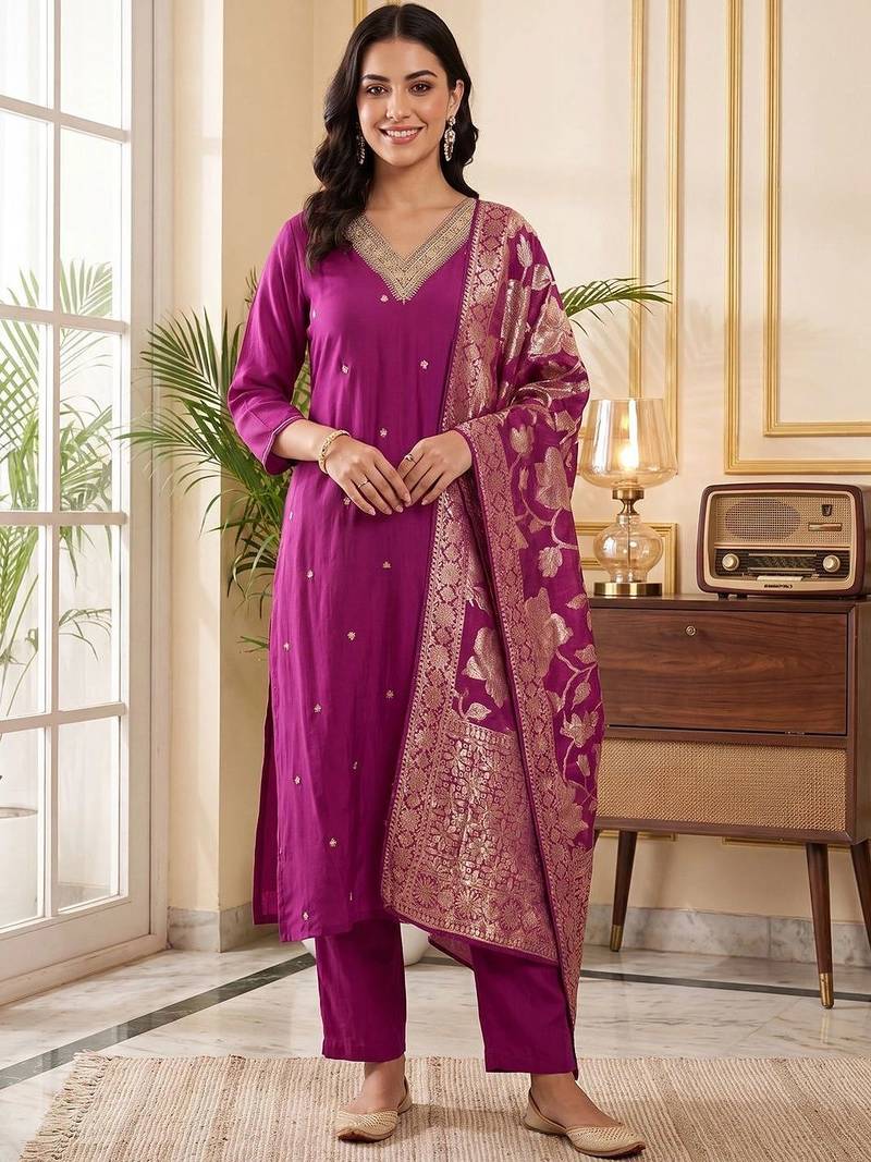 women ethnic motifs embroidered regular kurta with trousers & with dupatta