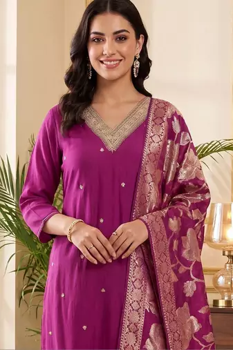 women ethnic motifs embroidered regular kurta with trousers & with dupatta