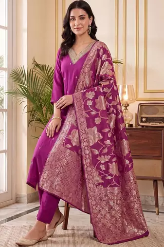 women ethnic motifs embroidered regular kurta with trousers & with dupatta
