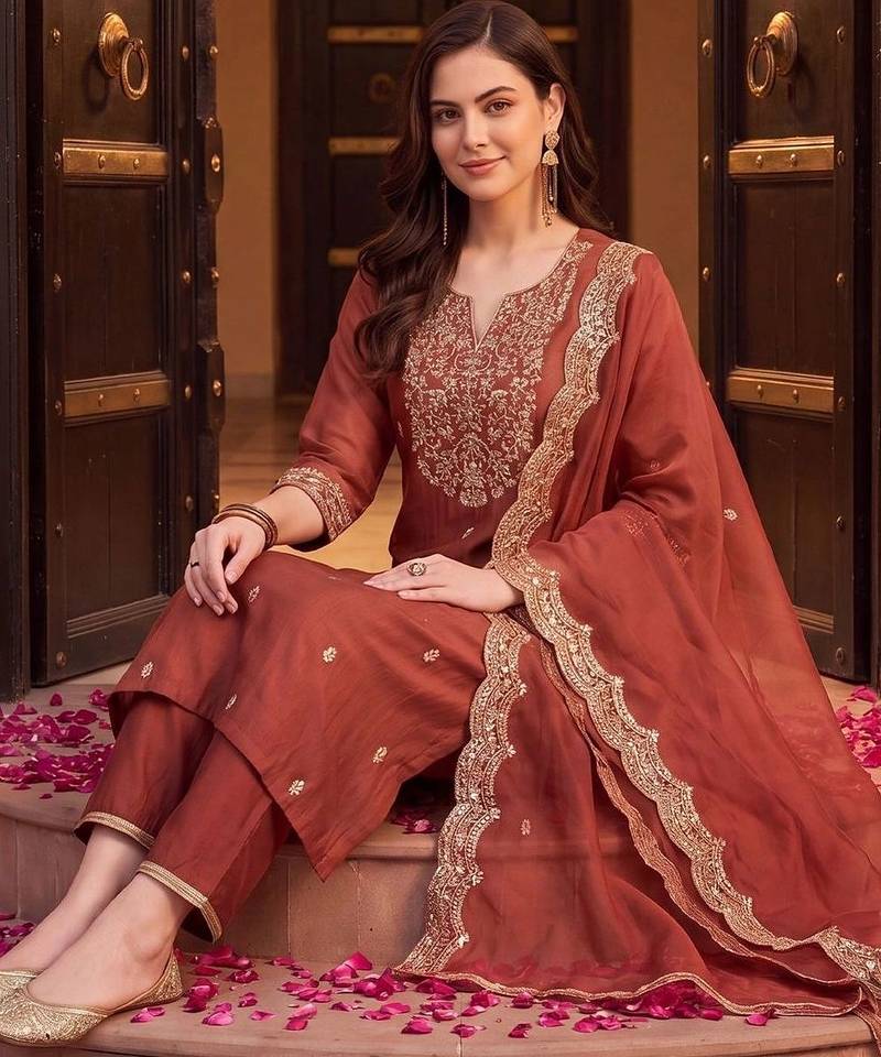 women floral embroidered regular liva kurta with trousers & with dupatta