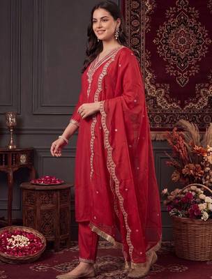 women ethnic motifs embroidered regular thread work liva kurta with trousers & with dupatta 4