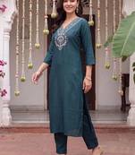 women ethnic motifs embroidered regular thread work kurta with trousers