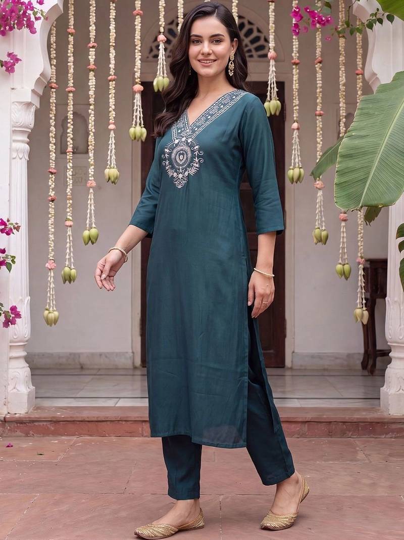 women ethnic motifs embroidered regular thread work kurta with trousers