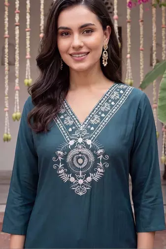 women ethnic motifs embroidered regular thread work kurta with trousers