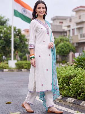 women ethnic motifs thread work cotton kurta with trousers & with dupatta 4