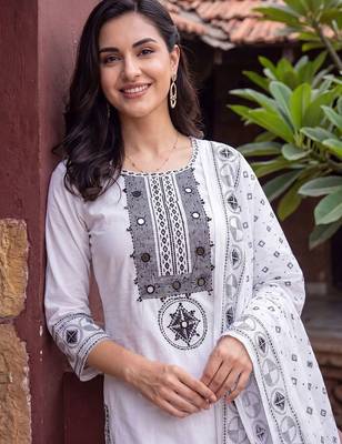 women ethnic motifs embroidered regular mirror work cotton kurta with trousers & with dupatta 4