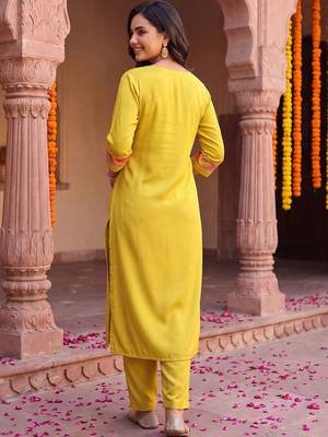 women ethnic motifs embroidered regular sequinned kurta with trousers 5