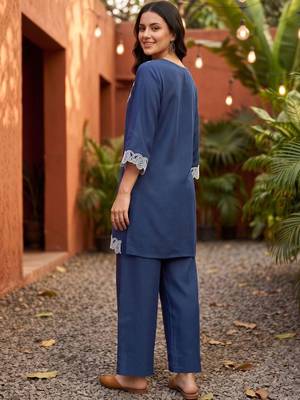 women ethnic motifs embroidered regular thread work linen kurta with palazzos 4