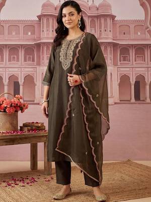 women ethnic motifs embroidered regular thread work liva kurta with trousers & with dupatta 1