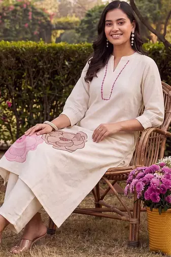 women floral embroidered regular thread work kurta with trousers