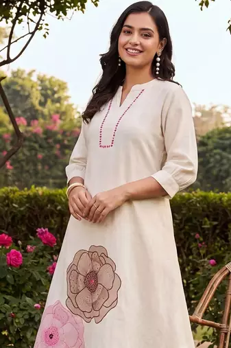 women floral embroidered regular thread work kurta with trousers