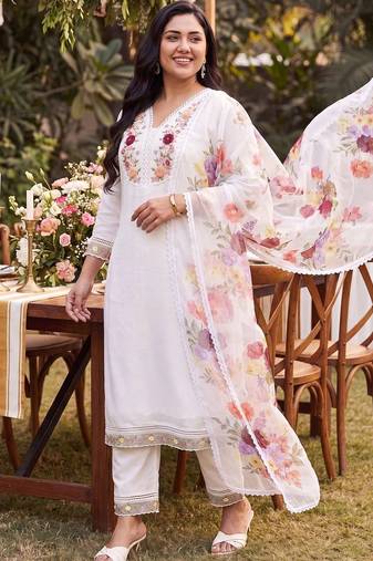women floral embroidered regular beads and stones kurta with trousers & with dupatta
