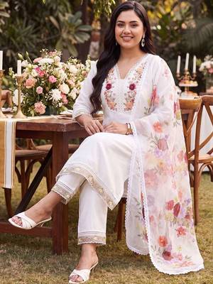 women floral embroidered regular beads and stones kurta with trousers & with dupatta 5
