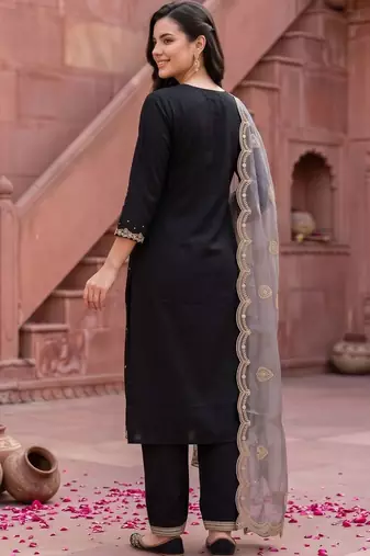 women ethnic motifs embroidered regular thread work kurta with trousers & with dupatta