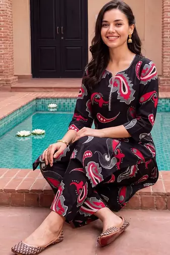 women paisley printed regular cotton kurta with palazzos