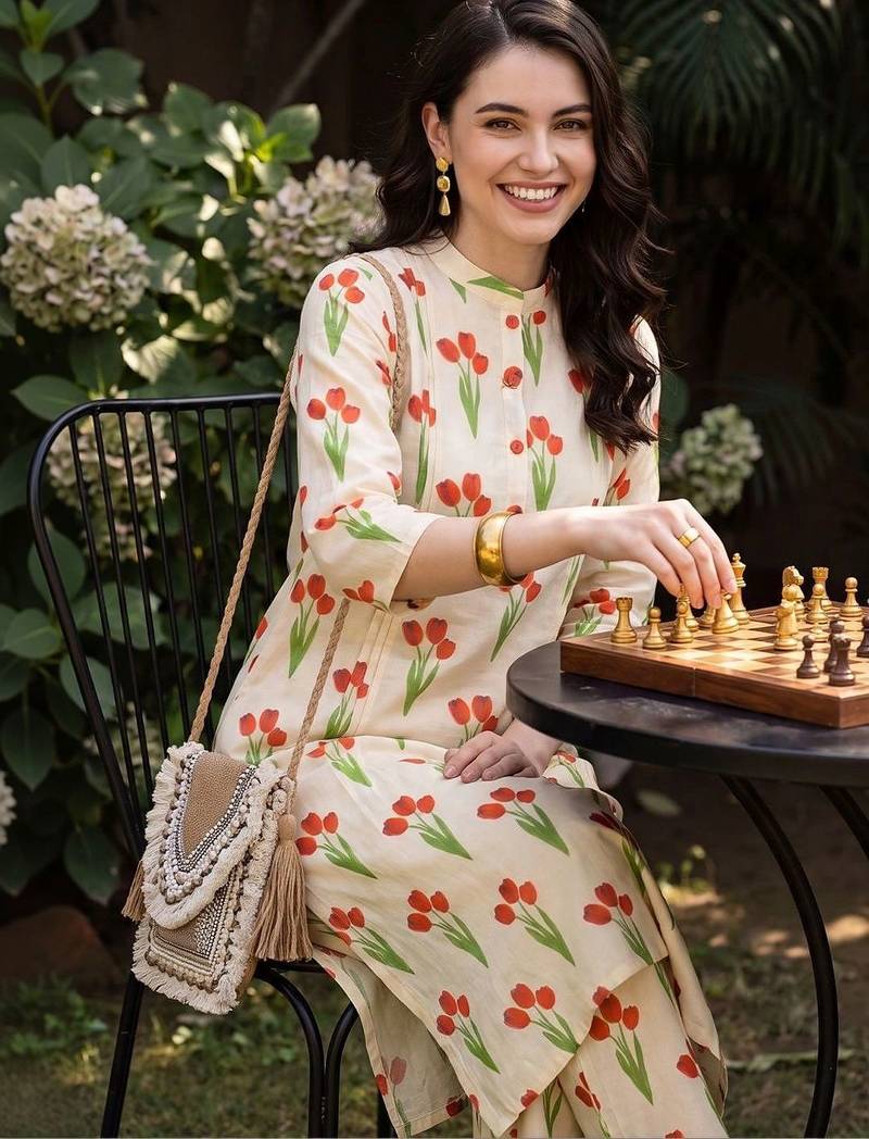 women floral printed regular cotton kurta with trousers