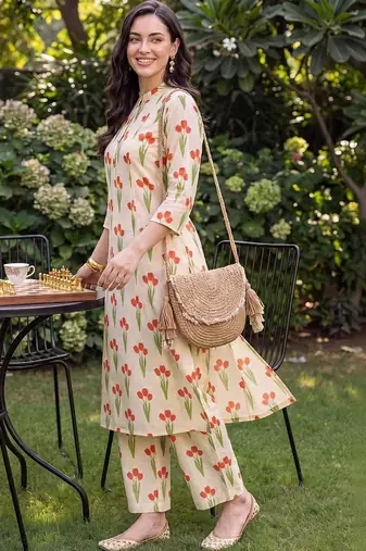 women floral printed regular cotton kurta with trousers