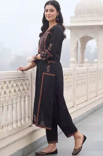 women ethnic motifs embroidered panelled thread work cotton kurta with trousers