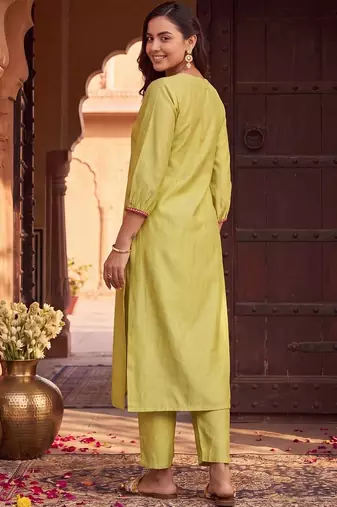 women embroidered empire thread work liva kurta with trousers