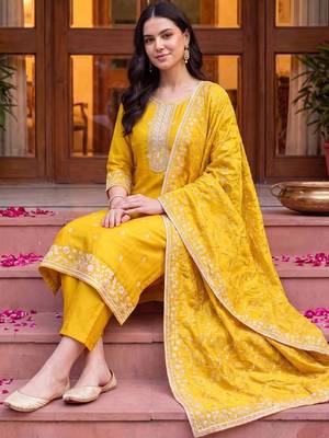 women ethnic motifs regular thread work kurta with trousers & with dupatta 2