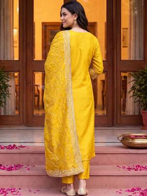 women ethnic motifs regular thread work kurta with trousers & with dupatta 6