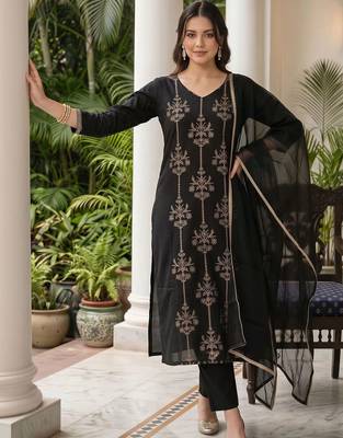 women ethnic motifs embroidered regular thread work liva kurta with trousers & with dupatta 3