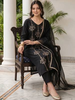 women ethnic motifs embroidered regular thread work liva kurta with trousers & with dupatta 4