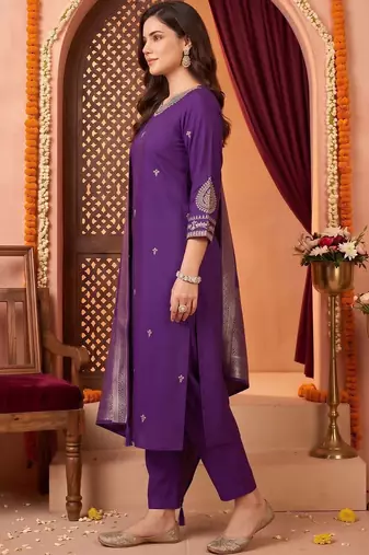 women ethnic motifs embroidered regular kurta with trousers & with dupatta