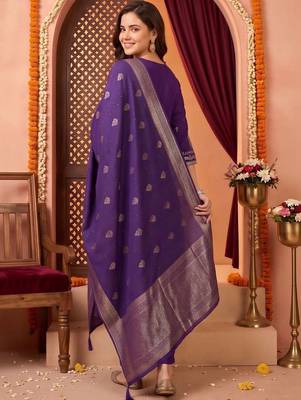 women ethnic motifs embroidered regular kurta with trousers & with dupatta 6