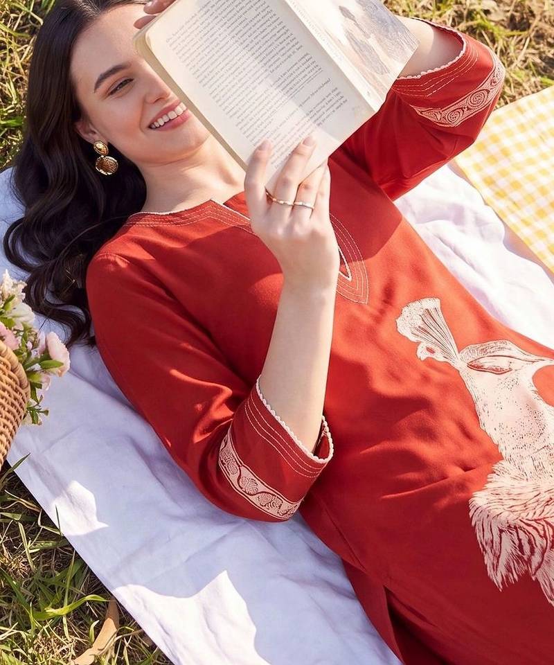 women ethnic motifs printed regular kurta with trousers